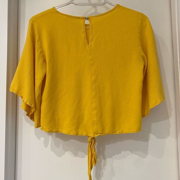 ELODIE nordstrom yellow short sleeve top mustard crop top front tie shirt - Picture 4 of 10